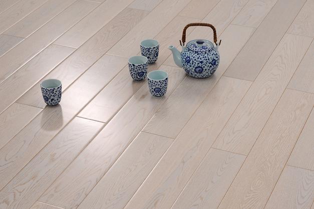 多元化的发展，地板企业发展找准方向是关键.jpg