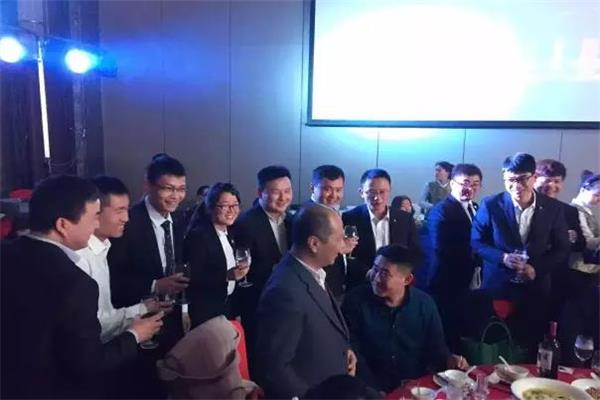 圣象一家亲，感谢圣象人.jpg