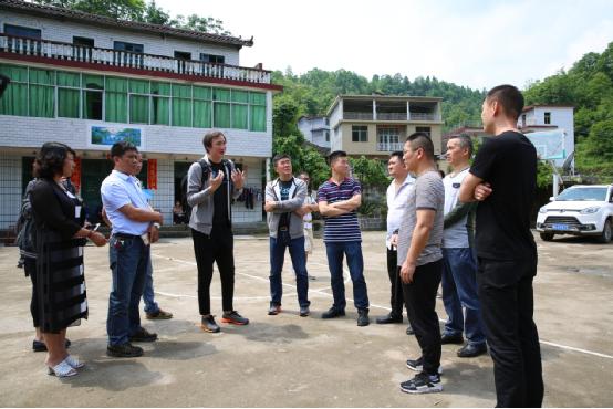 大自然家居助力王平仲改造湘西希望小学